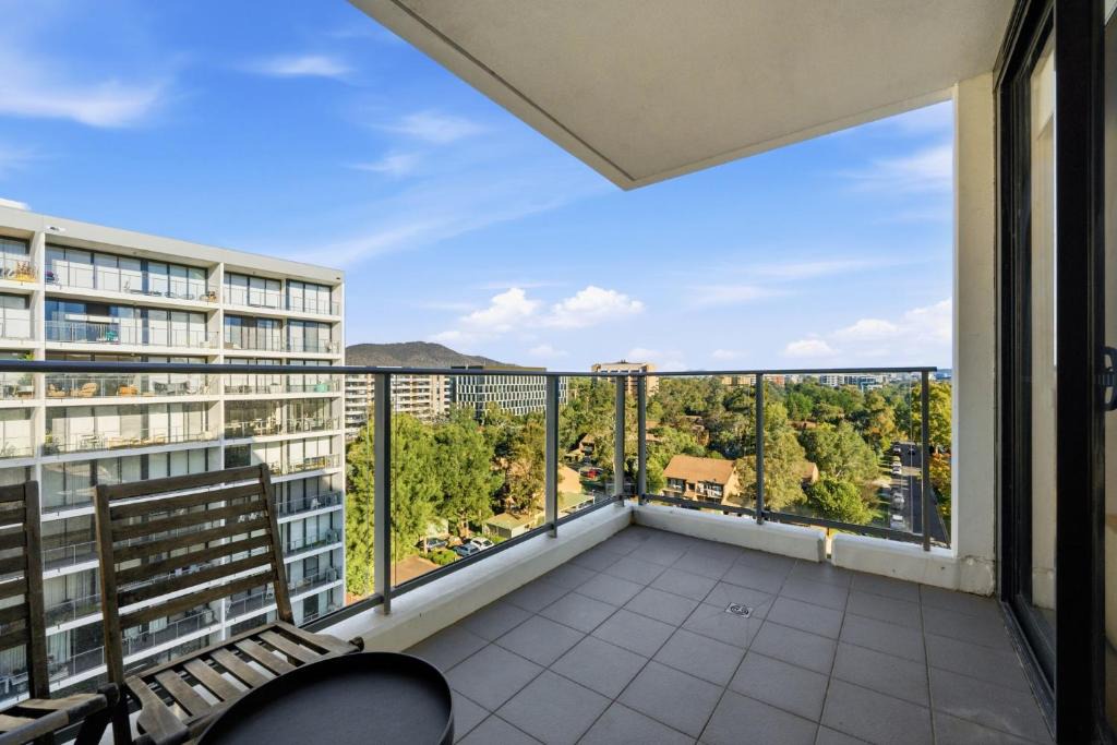 Lyneham Apartment | Charming 2BR Apartment Near Canberras Attractions