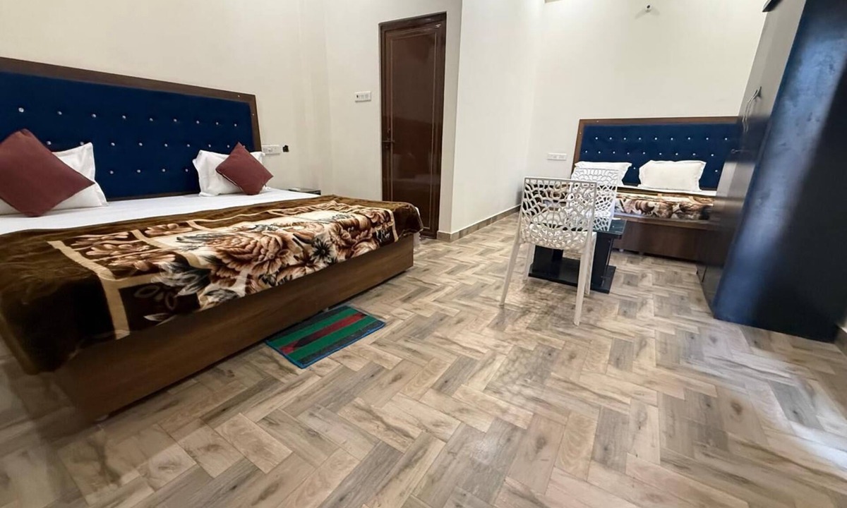 Sigra House | Charming 9-bedroom building with AC in vibrant Varanasi