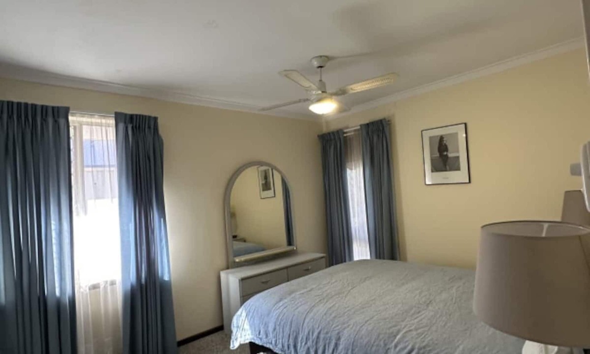 Wembley House | Charming convenience in central Wembley - whole home with yard, pets welcome