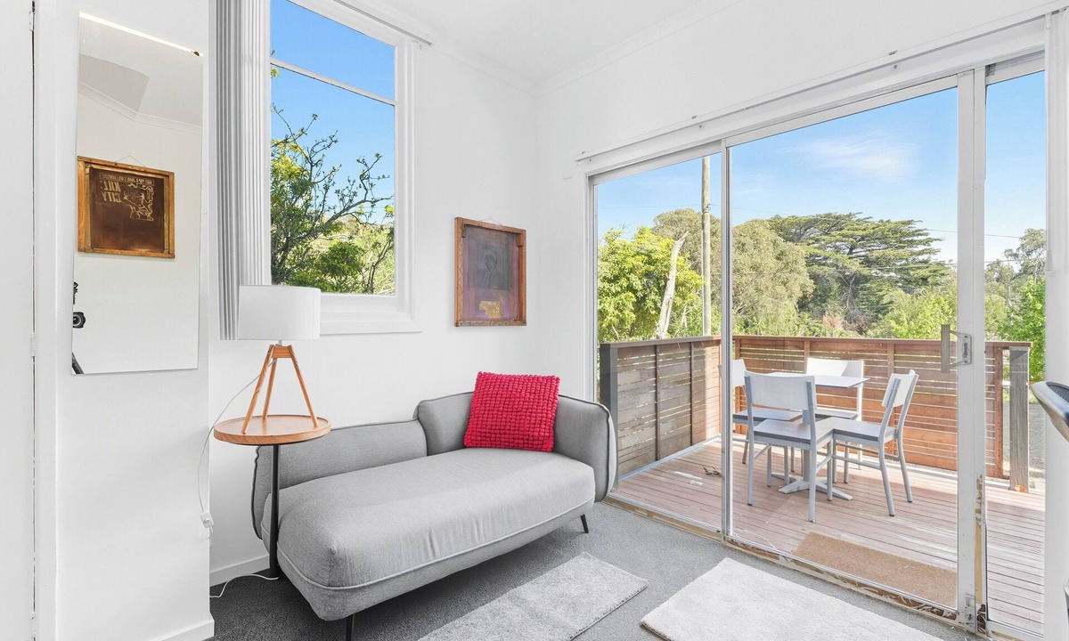 Sandy Bay Apartment | Charming Maning Ave - 2 Bedroom Unit