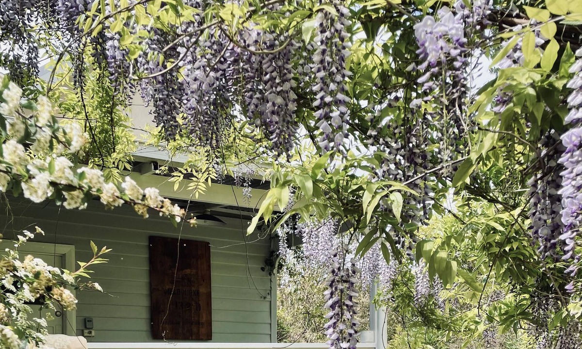 Kirup Cottage | Charming self contained rustic country cottage joined to main farmhouse.