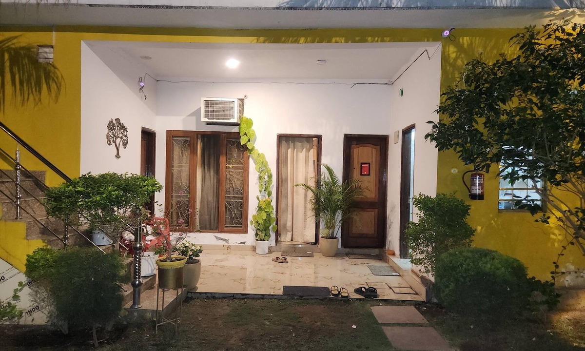 Rishikesh House | Cheerful 2 bedroom cottage with refreshing view ! Pet friendly !