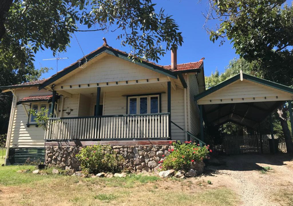 Beechworth House | Cherry Blossom Cottage - Beechworth-Getaways