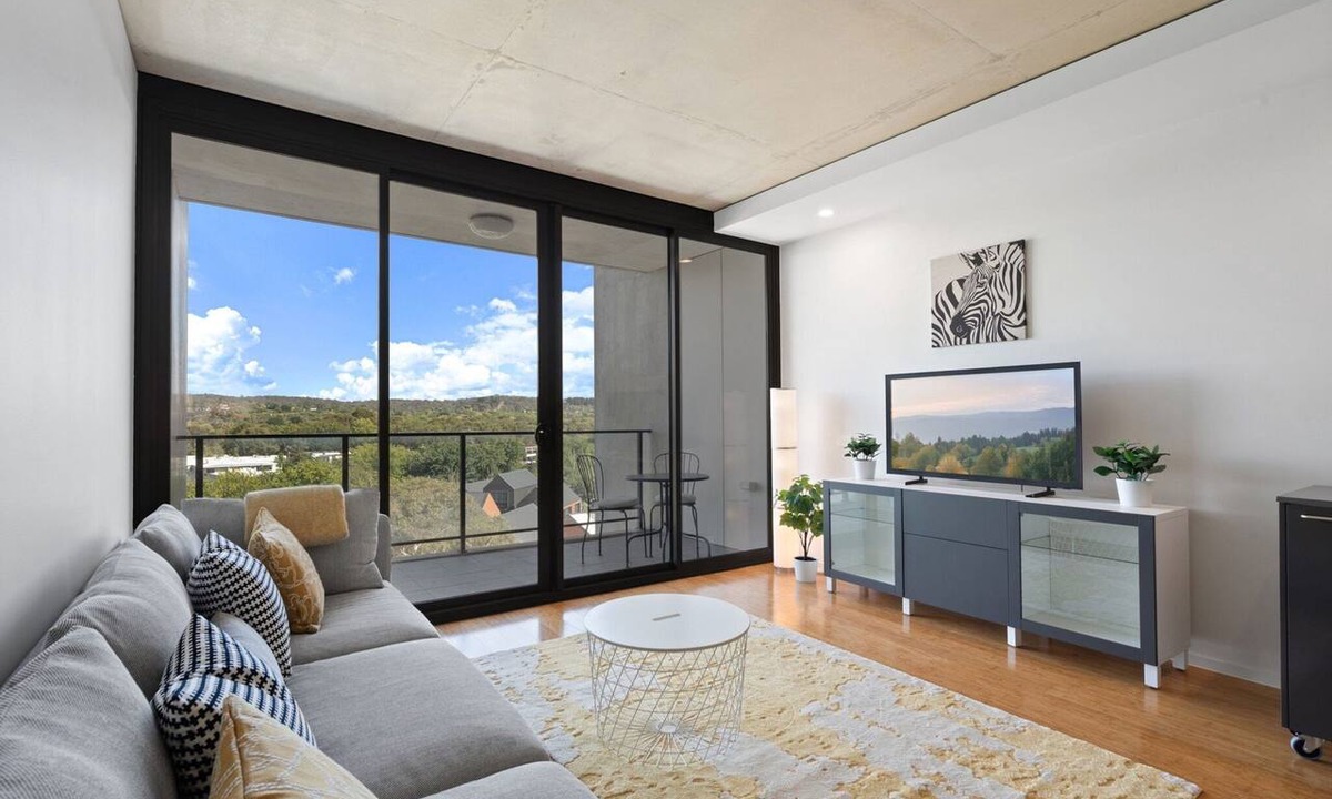 Lyneham Apartment | Chic 1-Bed Apartment Near Canberra’s Bustling CBD