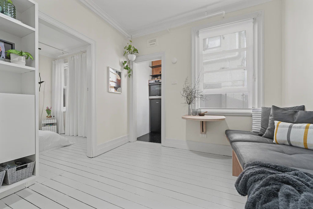 Kings Cross Apartment | Chic 1BR Modern Art Deco Apartment in Potts Point