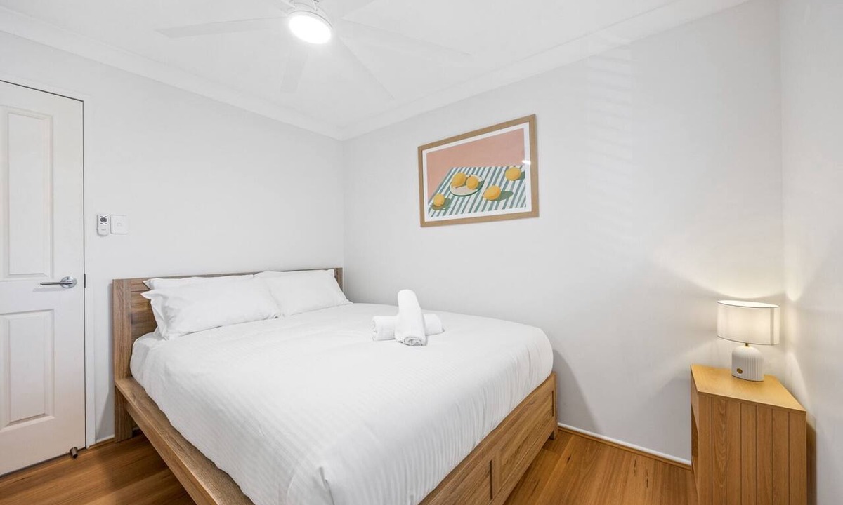 Manly Apartment | Chic 4-Bed Townhouse with Ocean Views