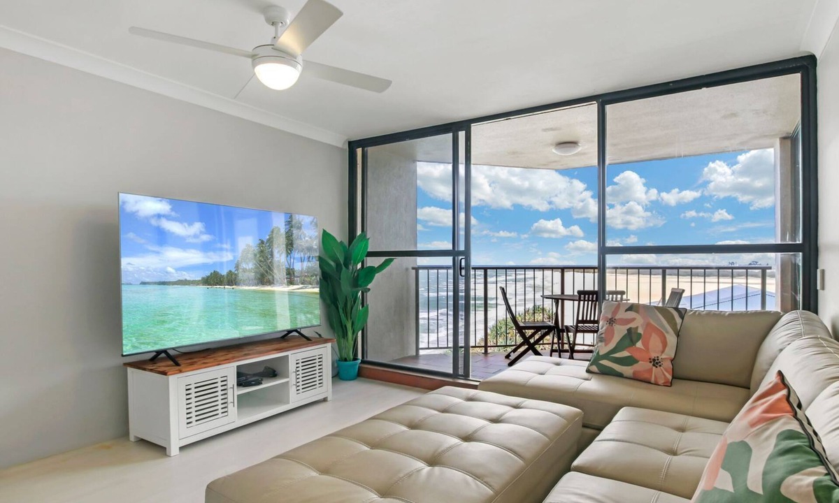 Caloundra Apartment | Chiswell Place Unit 7, 31 Warne Tce