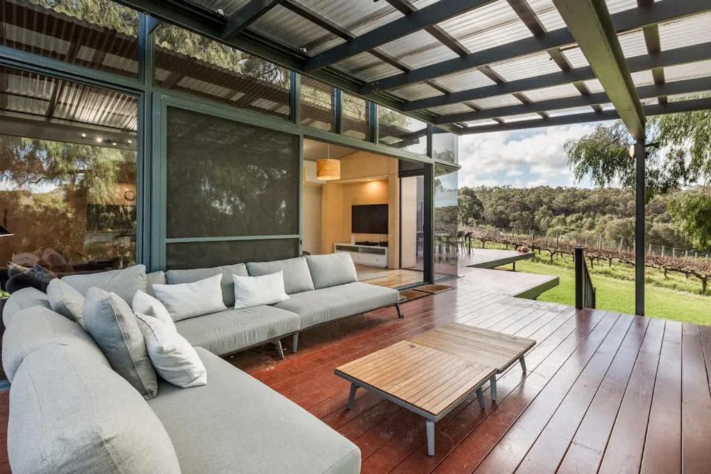 Yallingup Siding House | Cinque Stelle - Vineyard Views & Country Serenity