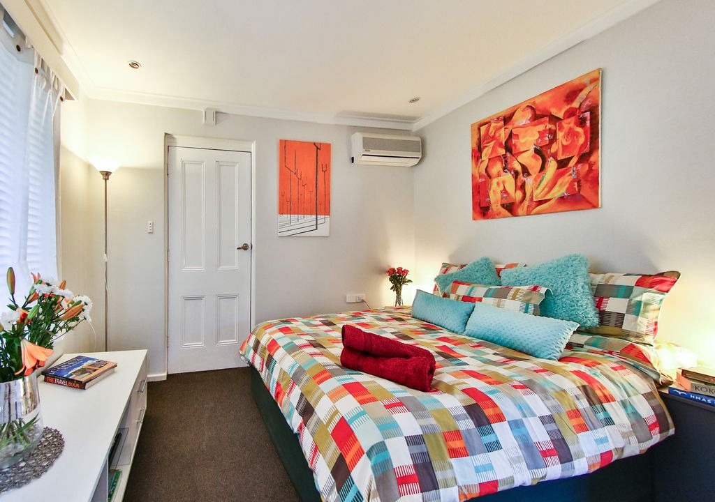 Claremont House | Claremont - Friendly, Peaceful, Safe, Perfect location !