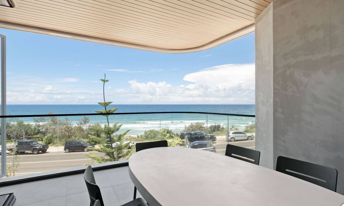 Coolum Beach Apartment | Cleo - Coolum Beach