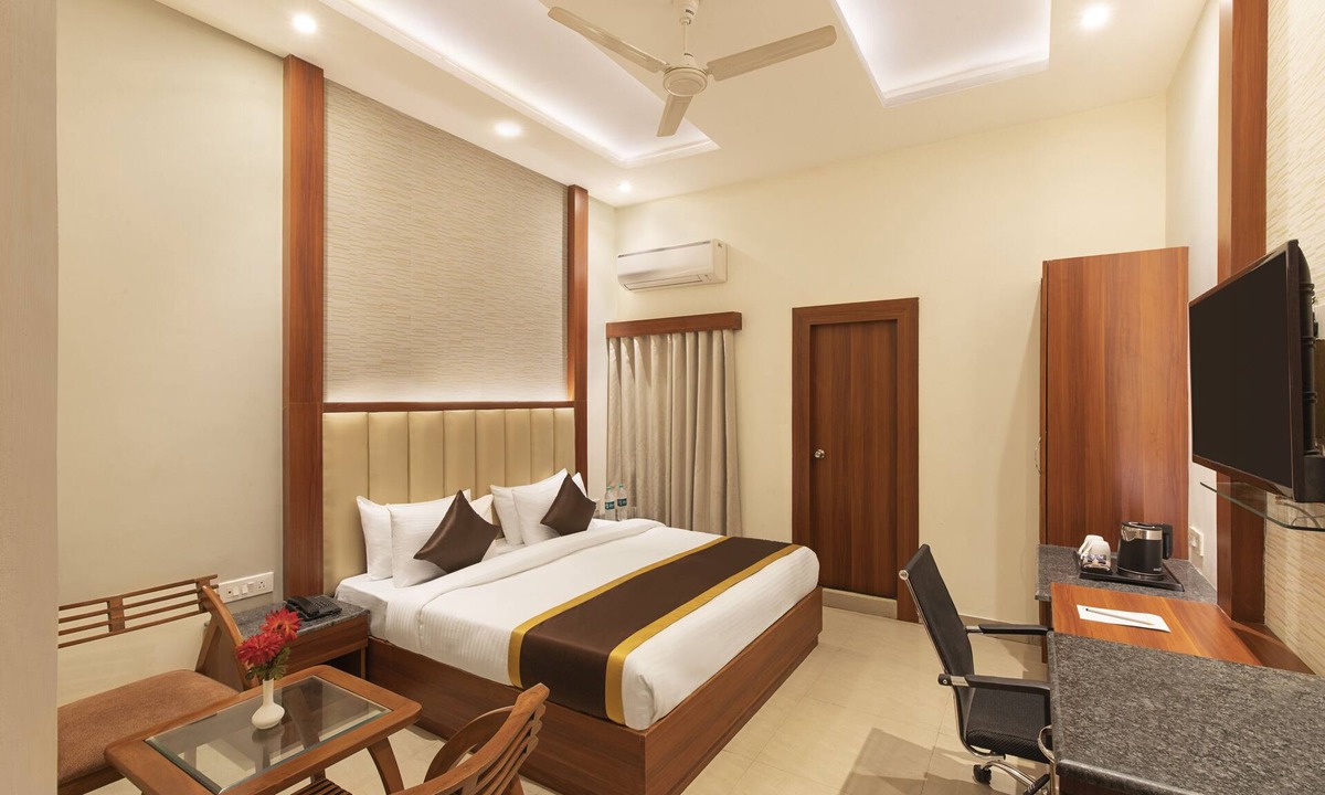 Bareilly Hotel | Click Collection Sparsh, Bareilly