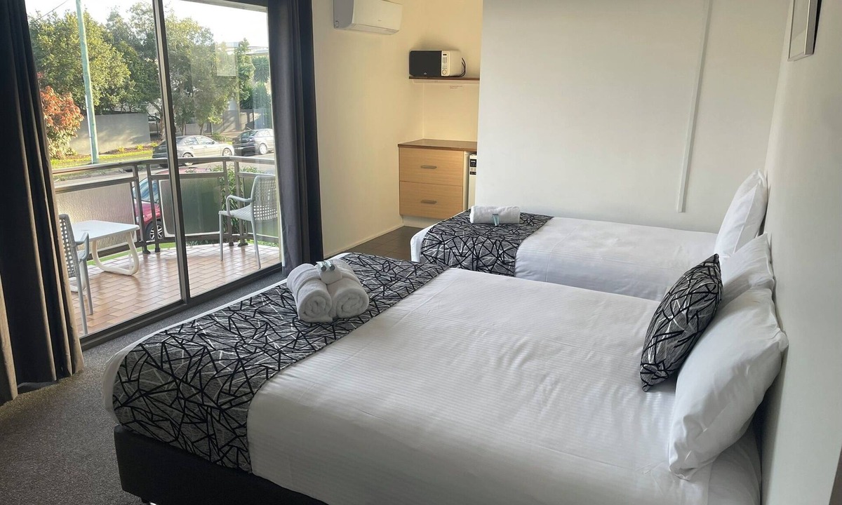 Coffs Harbour Hotel | Coastal Bay Motel Coffs Harbour
