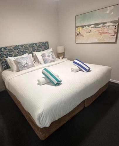 Nelson Bay Apartment | Coastal Breeze Nelson Bay, King bed, spa, pool