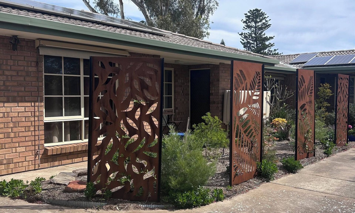 Henley Beach South House | Coastal Comfort Meets Convenience - Your Ideal Beach Getaway