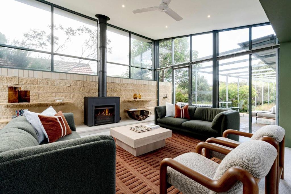 Point Lonsdale Apartment | Coastal Elegance in Old Point Lonsdale Pet Friendly