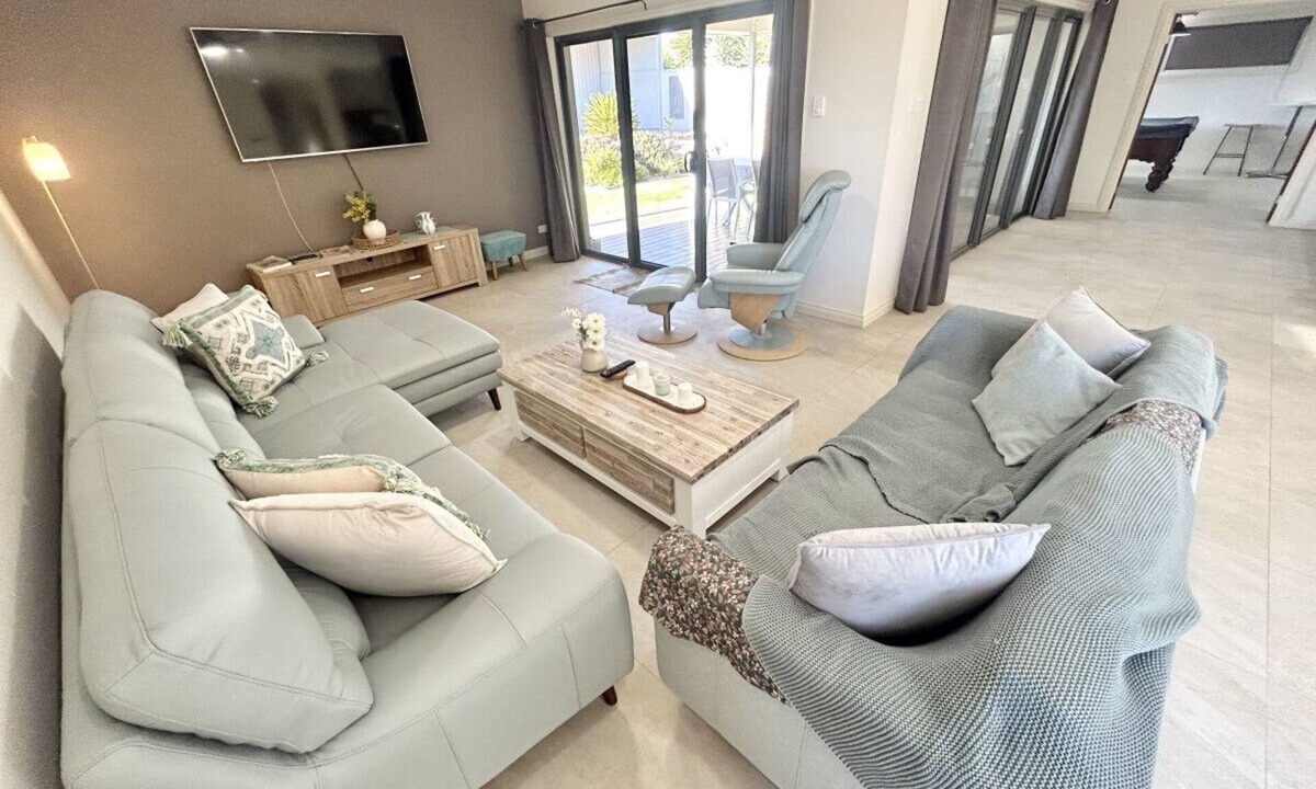 Moonta Bay House | Coastal Epping Escape - Family Home in Moonta Bay