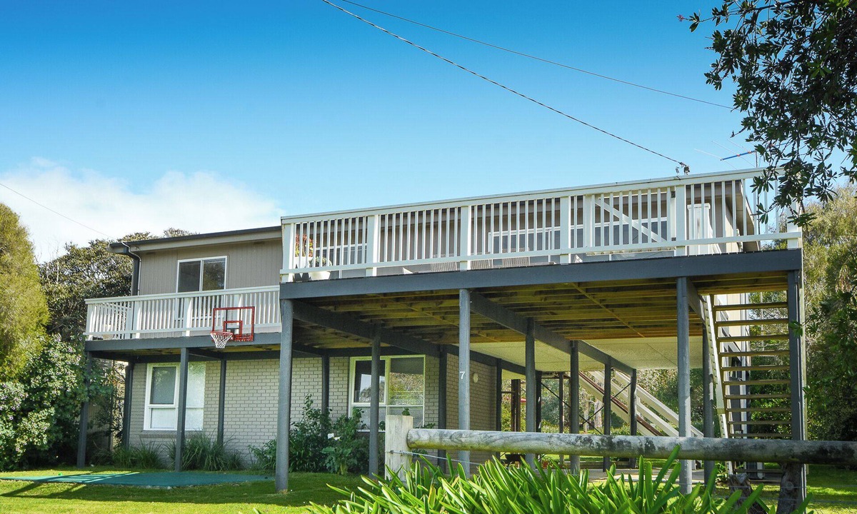 Flinders House | Coastal Haven, 5 minute walk to beach.