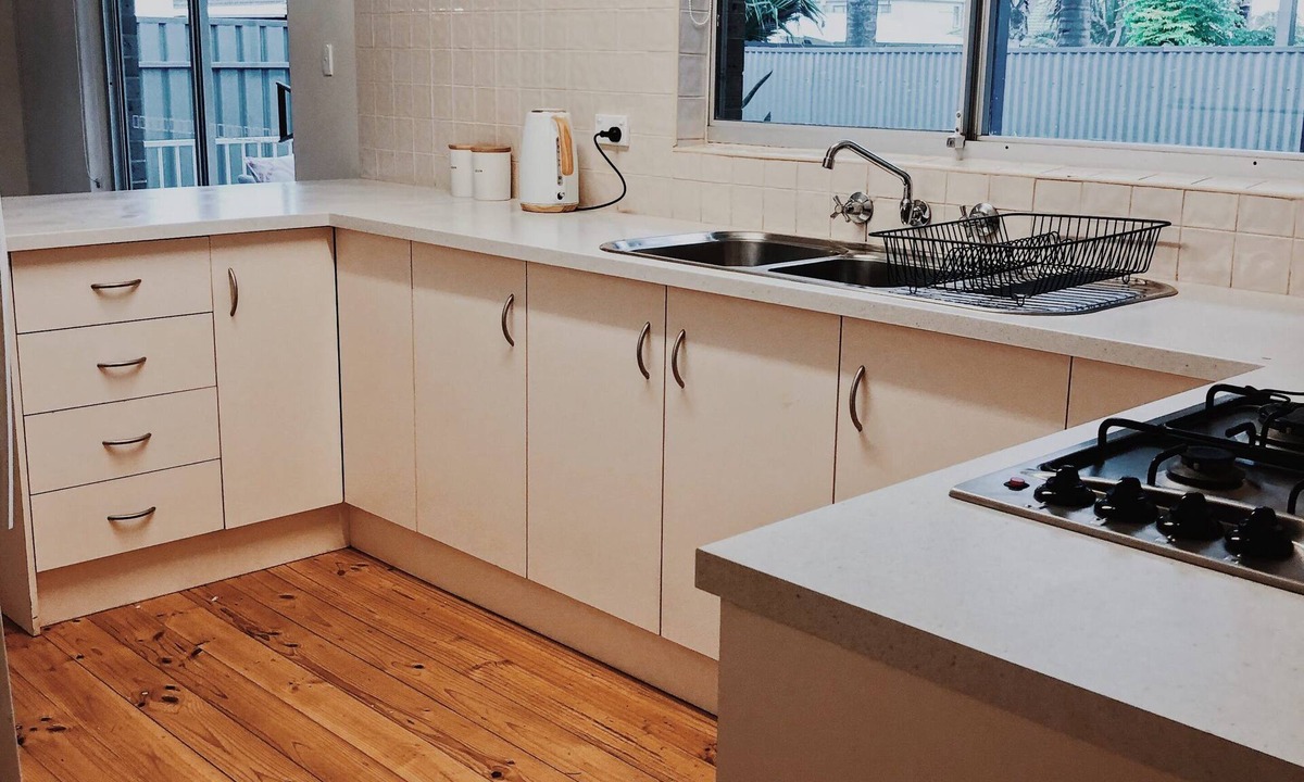 O'sullivan Beach House | Coastal Three Bedroom Retreat