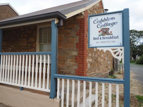 Willunga Bed & Breakfast | Cobblers Cottage B&B