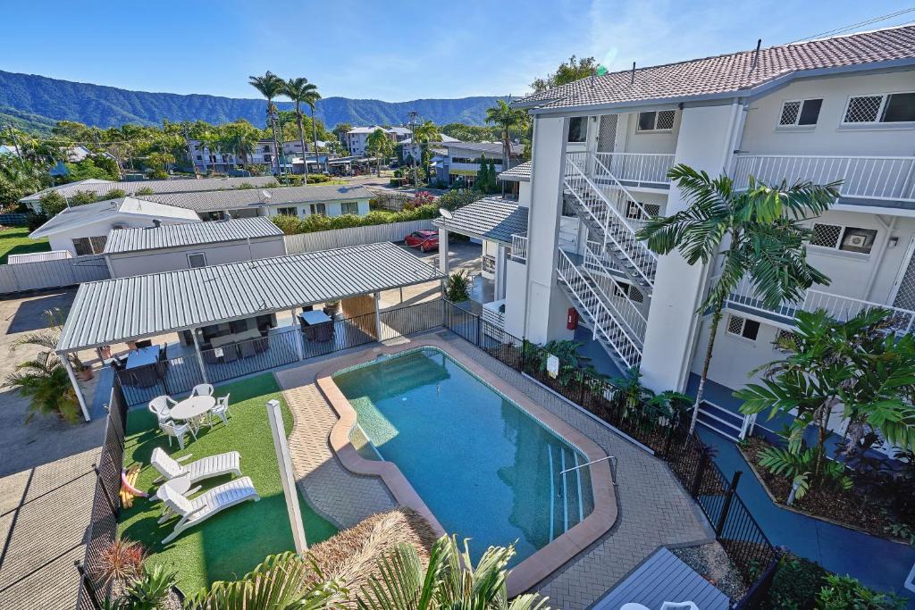 Trinity Beach Apartment | Cocos Holiday Apartments