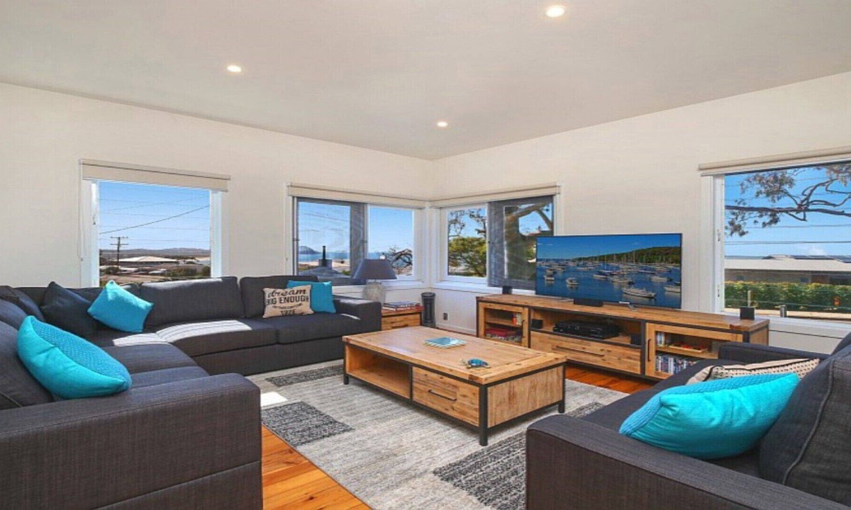 Terrigal House | COLLINE | Pet Friendly , WIFI , Views | Accom Holidays