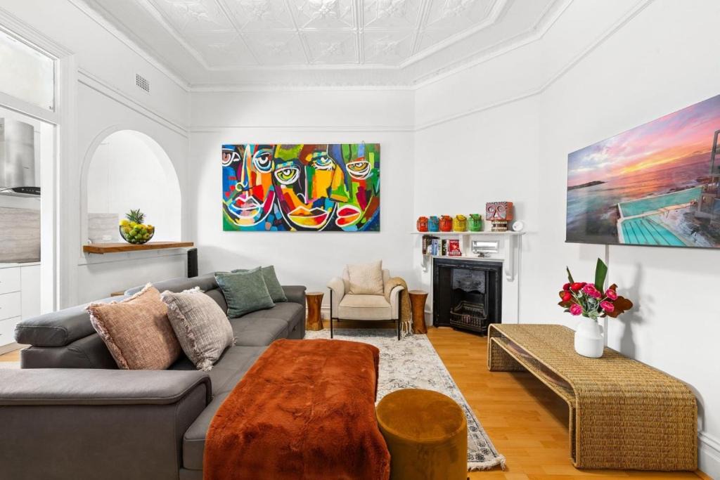 Bondi Apartment | Colourful Spacious Central 3BDR Balcony AC Parking