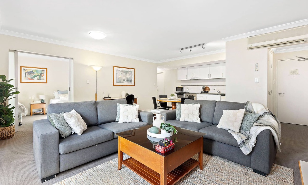 Perth Central Business District Apartment | Comfortable Apartment with Pool, Gym & Tennis Access