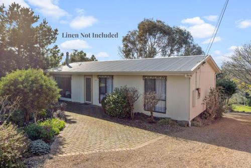 Encounter Bay House | Comfortable Elevated Holiday Home