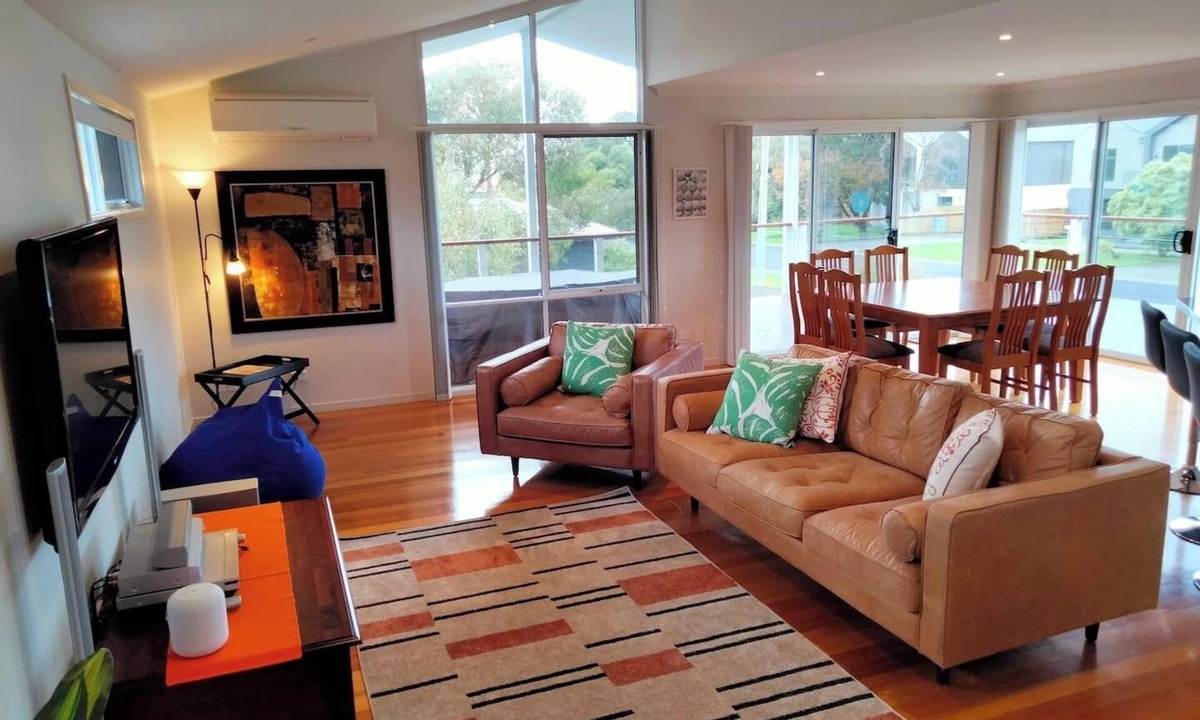 Rhyll House | Comfortable Peaceful Island Holiday Getaway
