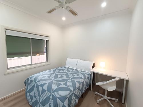 Merrylands House | Comfortable Queen Room in Heart of Merrylands - NM2