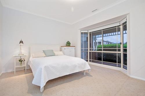 Kellyville House | Comfortable Room in North kellyville