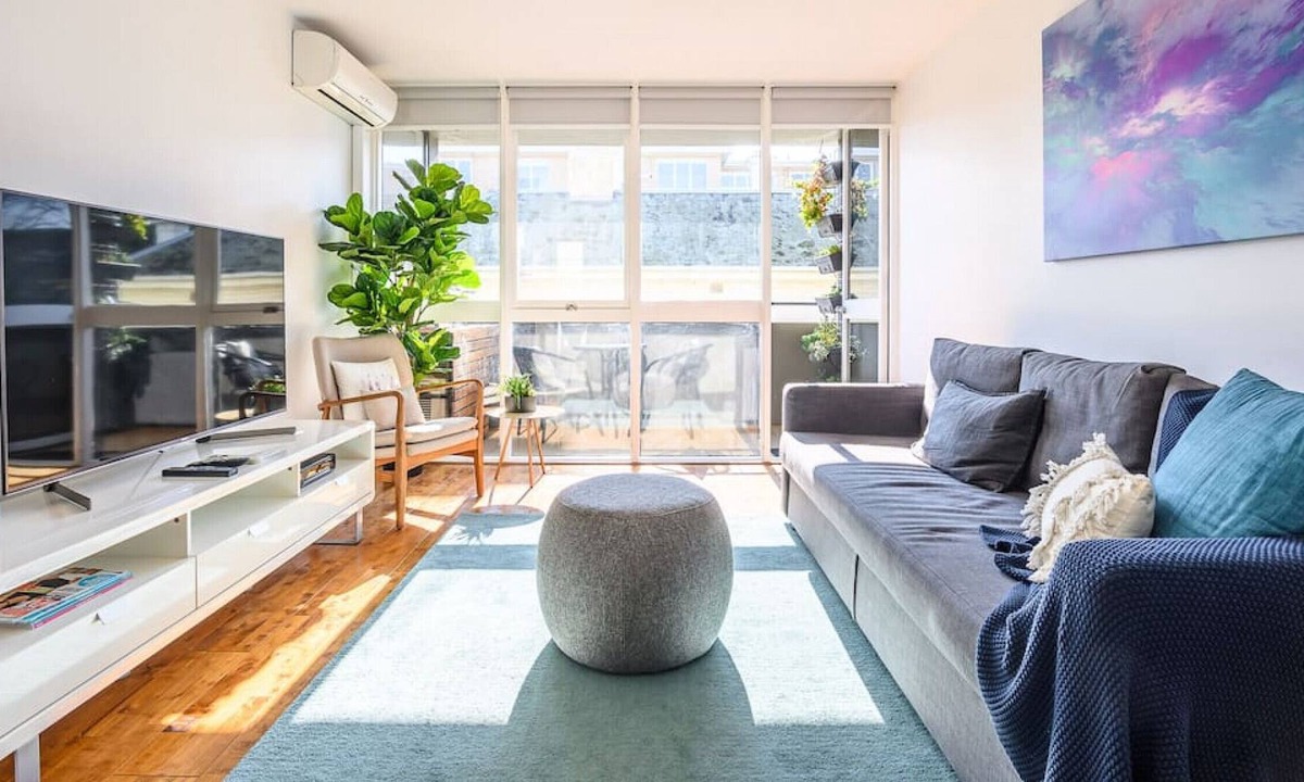 South Yarra Apartment | COMO Oozing Natural Light +Netflix +Parking +Desk