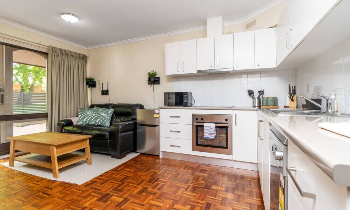 Garran House | Compact and Convenient Unit