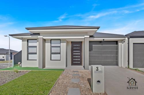 Beveridge House | Connecting Palms - Bevridge- Disability Friendly Holiday Home!