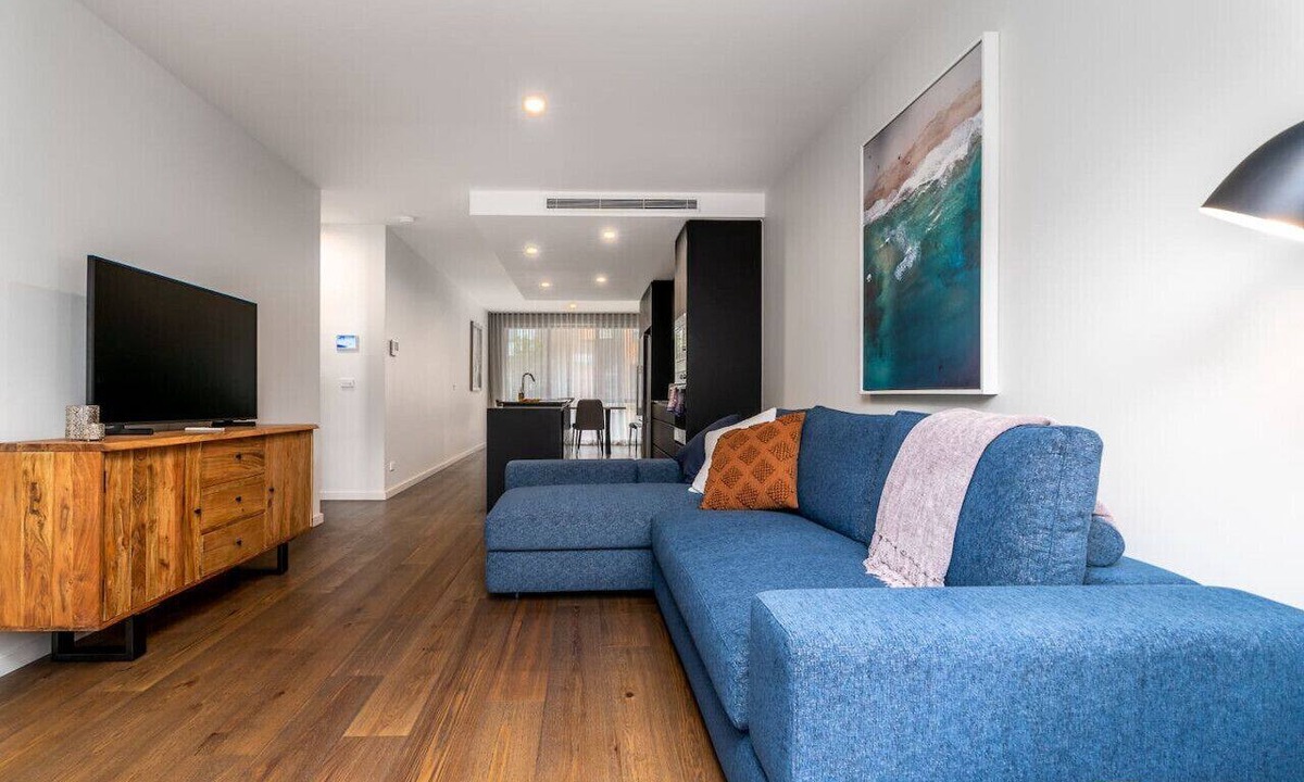 Braddon Apartment | Contemporary Tri-Level APT in a Prime Central Spot