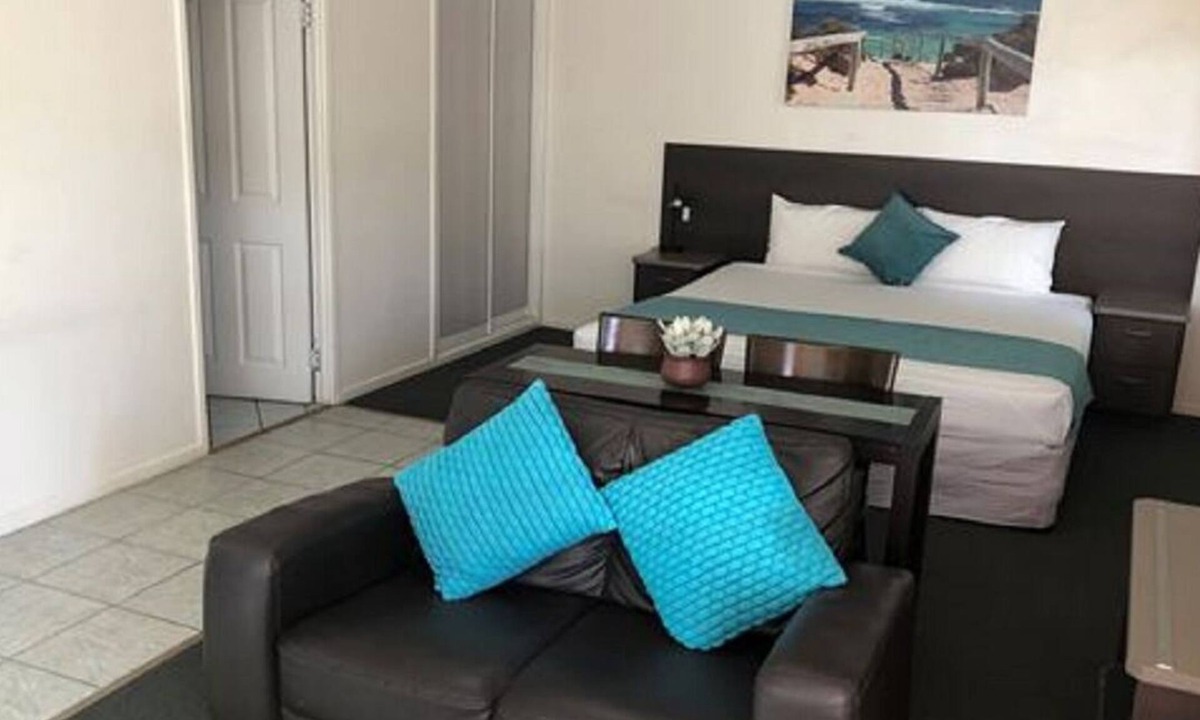 Mackay Hotel | Coral Sands Motel