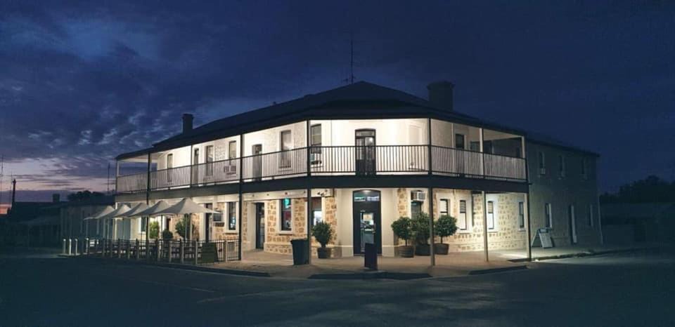 Moonta Hotel | Cornwall Hotel