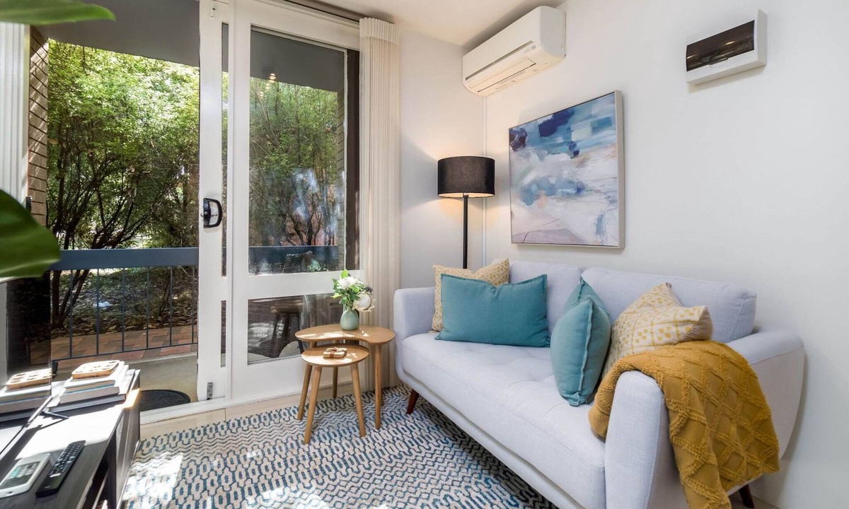 Watson Apartment | Cosy and Convenient Leafy Apartment