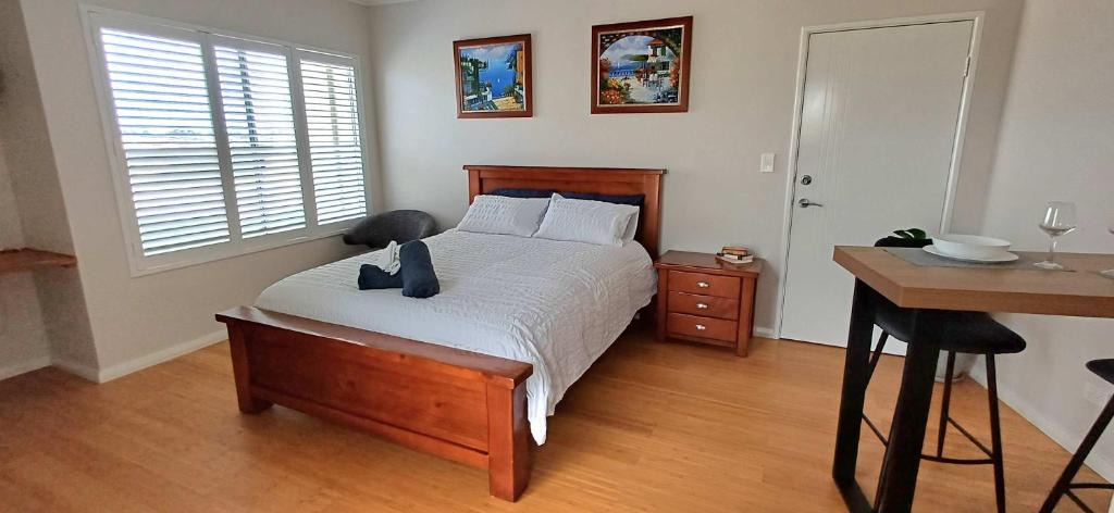 Madora Bay Apartment | Cosy Haven - Large Comfy Dwelling