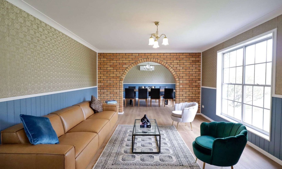 Tenterfield Apartment | Country 4-Bed Homestead with Games Room & Views