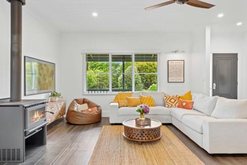 Milton House | Countryside Luxe - 5 minute drive to the Beach!