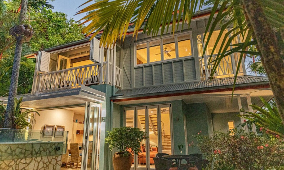 Port Douglas Villa | Courtyard On Murphy Tropical Oasis in Town