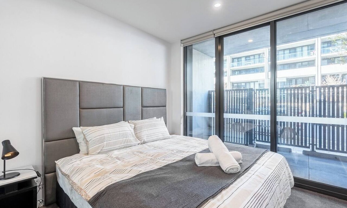 Braddon Apartment | Cozy and Central Located 2BR Apartment w/Parking