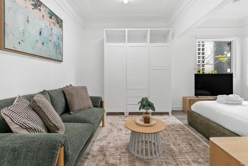 Spring Hill Apartment | Cozy and Modern CBD Studio - Short Walk to Hospitals