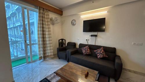 Gomti Nagar Apartment | Cozy cube studio apartment
