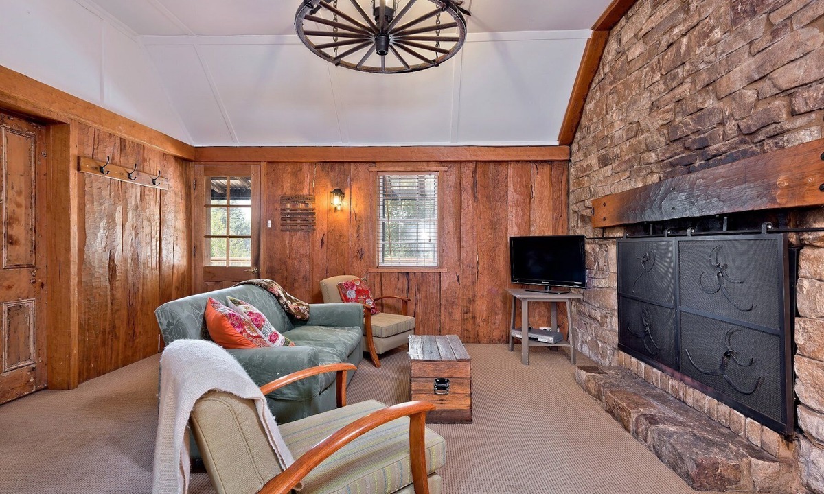 Crackenback Cottage | Crackenback Cottage 1884: 2 bedroom