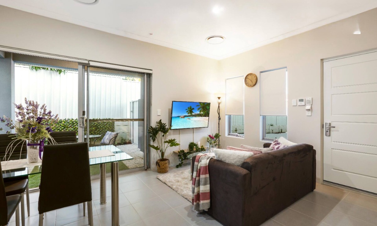 Balga House | Culloton Comfort – Spacious 3BR Home Near Shops & Parks​