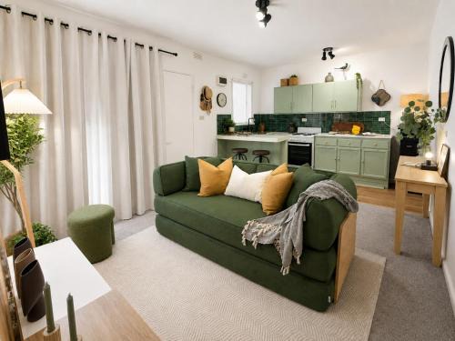 Richmond North Apartment | Cute 1BR Apartment Prime Richmond Location