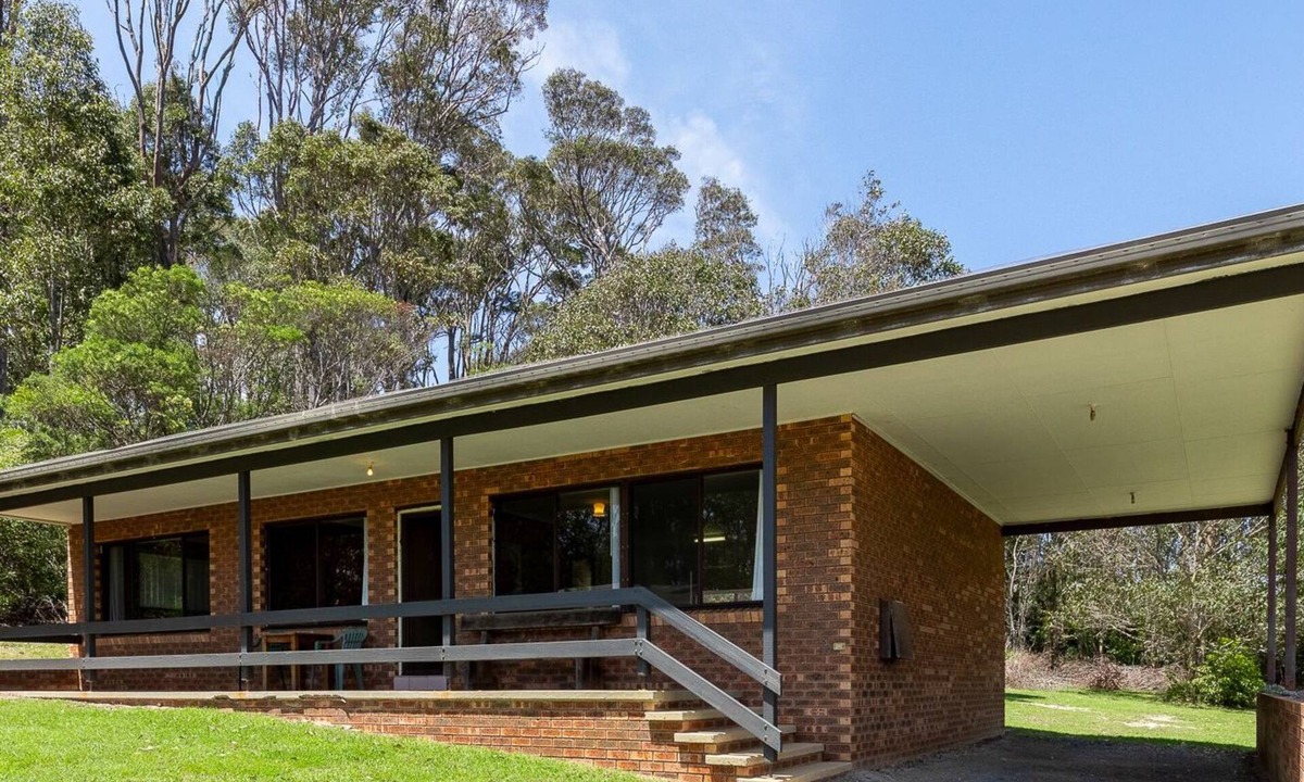 Barragga Bay Cottage | Cuttagee Beach Cottage 3 - Tathra Bermagui Rd 3521