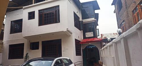 Nagin Bagh House | D Ashu stay